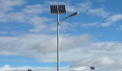 6米30瓦太陽能路燈價(jià)格多少錢