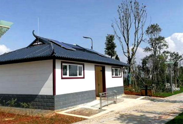 太陽(yáng)能移動(dòng)廁所